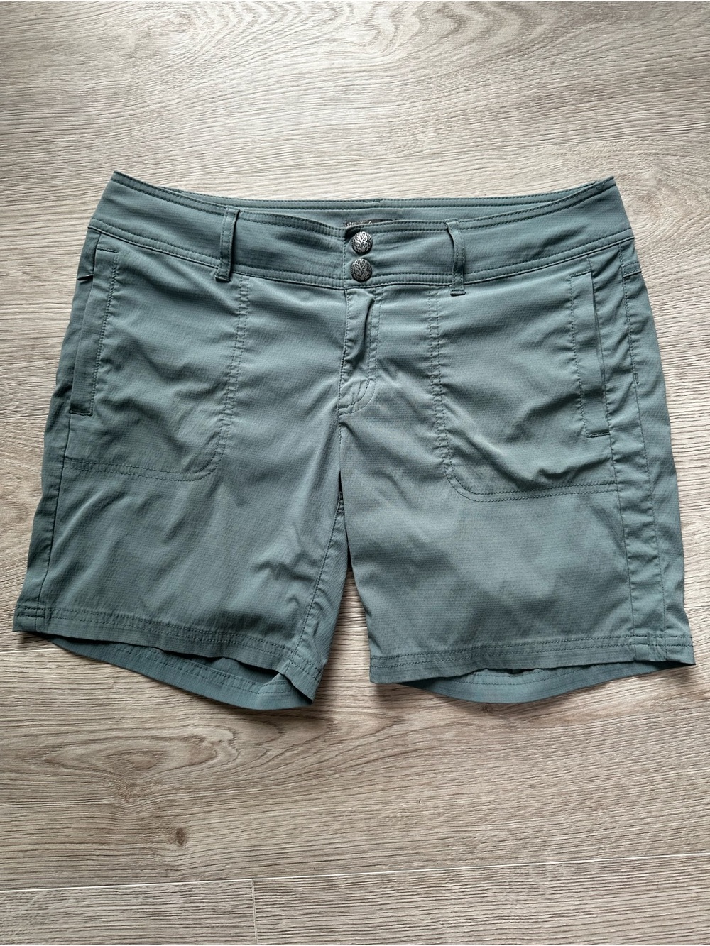 prAna Olivia Zion Hiking Shorts Sage Green 8 Measures 17.5" Waist Zipper Pocket